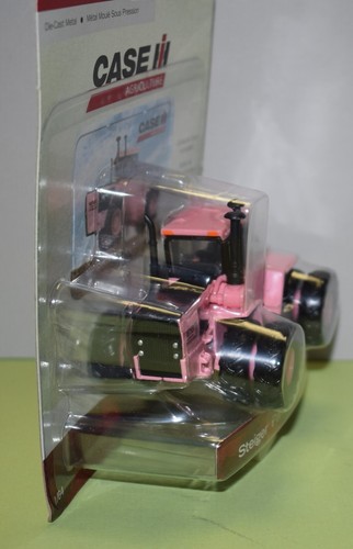 ERTL 1/64 Scale "Pink" Steiger Panther III PTA-310 4WD Tractor with duals - Picture 3 of 6