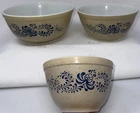 Vntg 1976 Pyrex Homestead Mixing Bowls Tan Speckled Blue Set Of 3 401 402 403