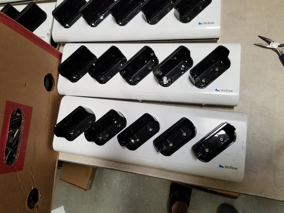 批量 6 件 Verifone VX600 Gang 充电器 带美国电源线部件 # M087-Q00-50-NAA — 第 4/4 张图片