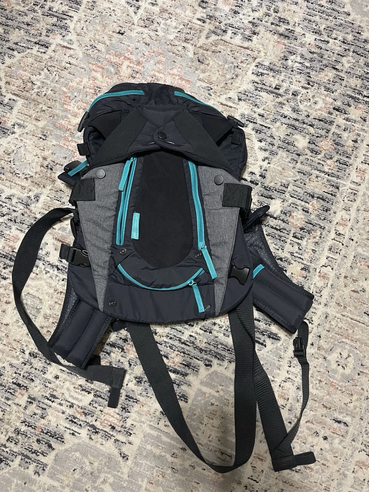 Infantino Carry on Carrier Grey