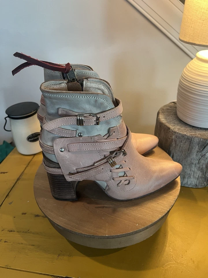 Botín Jerome 100% Cuero FREEBIRD Hecho a Mano Talla 9 (Funciona Pequeño) Rubor Multi Foto 2 de 4