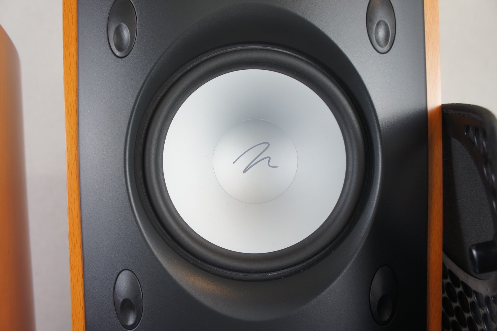 MARTIN LOGAN MONTAGE FLOORSTANDING SPEAKERS