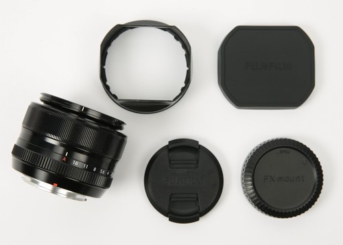 FUJIFILM FUJINON SUPER EBC XF 35mm f/1.4 R Normal-Length Prime Lens (Black) - Imagen 2 de 7