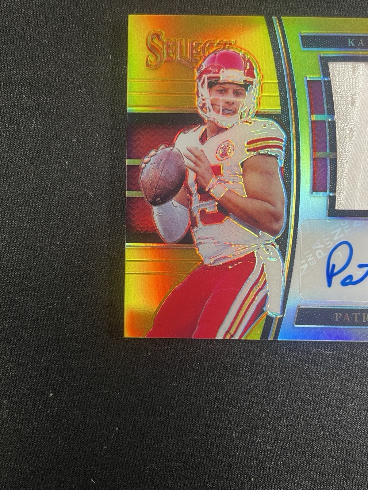2017 Select Football Patrick Mahomes Patch Auto RPA Gold Prizm /10 ROOKIE READ view 8