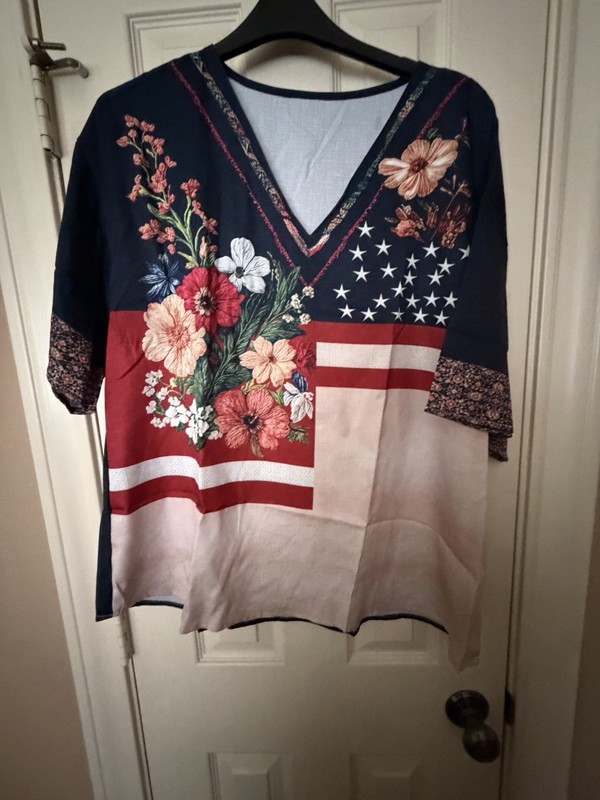 Patriotic And Floral Tunic Blouse Short Sleeve V Neck M/L