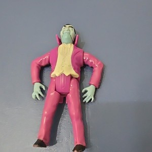 Vintage 1989 Dracula Vampire Action Figure Pink Suit Green Hands 