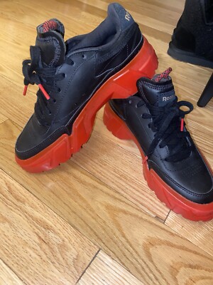 Women s Reebok sneakers  