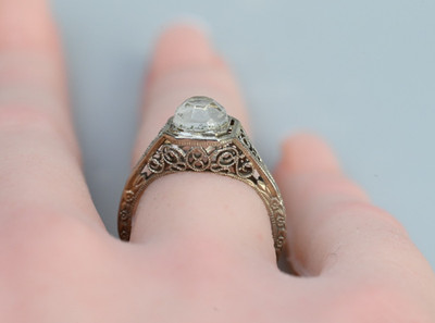 Lovely Antique Art Deco Period 1920s - 1930s 18k White Gold Filigree Ring