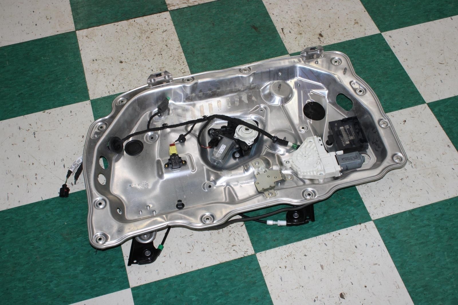 Bentley Flying Spur 2014-2018 Front Right Power window motor