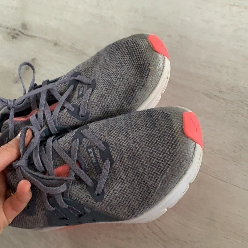 Кроссовки беговые женские Nike Air Max Tavas Sequent 3 GS размер 6,5 молодежные серые коралловые - Изображение 3 из 4