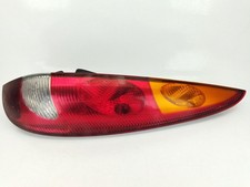 HECKLEUCHTE RECHTS / 147855 FÜR NISSAN ALMERA TINO V10 1.8