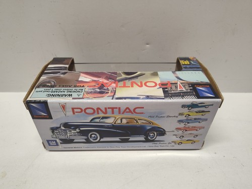 1957 Blue Pontiac Bonneville Convertible 1:43 DieCast Toy Car NewRay - Picture 8 of 10