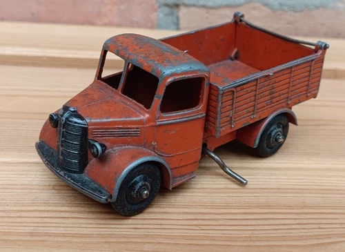 DINKY TOYS NO.25M BEDFORD TIPPER TRUCK (Original)
