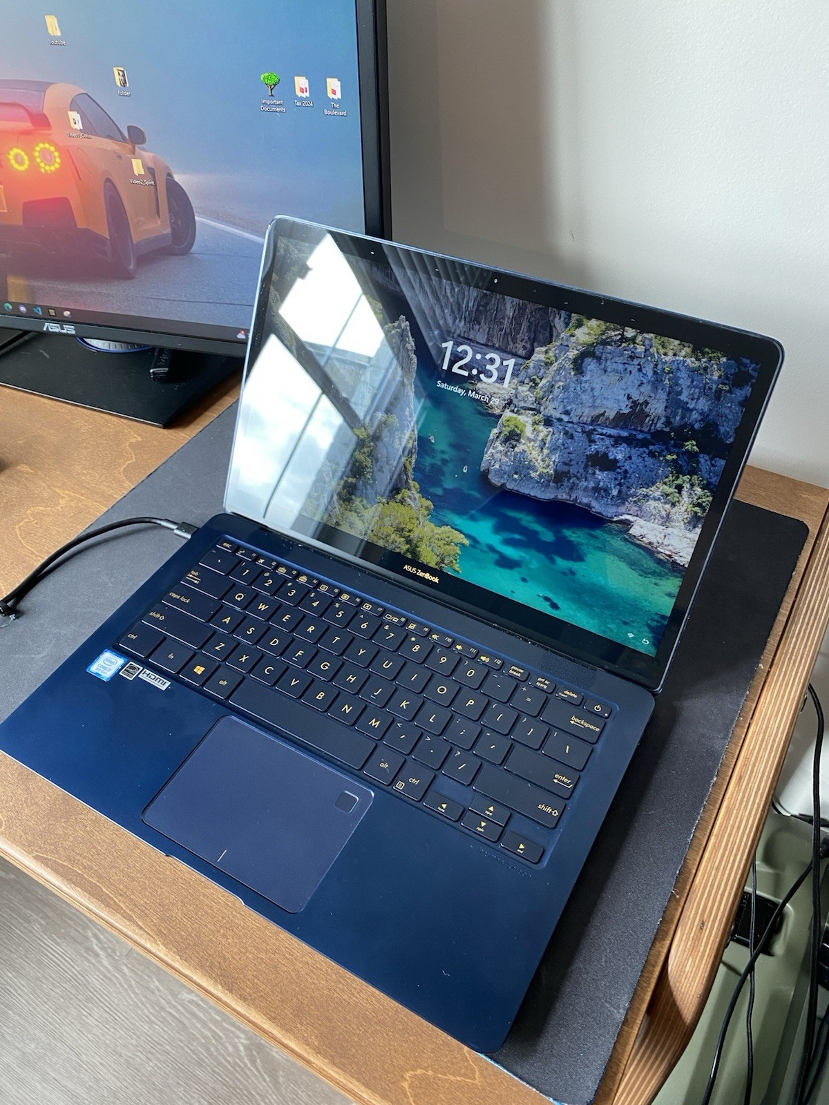 ASUS ZenBook 3 Deluxe, 14-Inch Laptop, with Intel Core i7 8th Gen., 512 GB SSD (Solid State Drive), Windows 10 Home