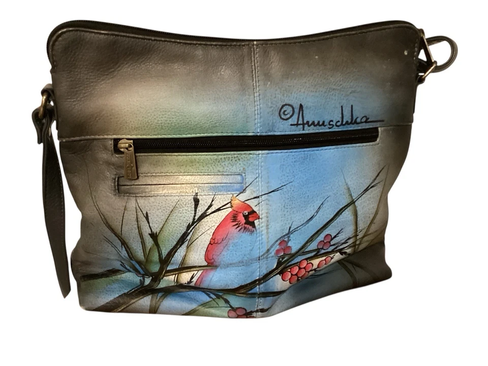 Bolso de mano cruzado para mujer Anuschka de cuero pintado a mano "Cardenal del Norte" Foto 4 de 4