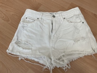 Denim-Shorts Pull&Bear Gr. 38 weiß used look mit Rissen und Fransen