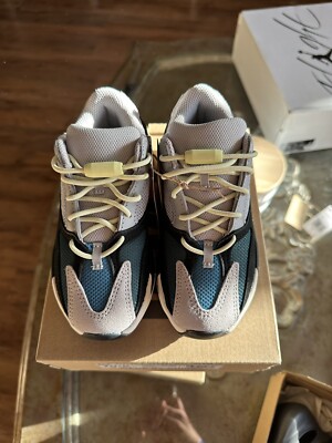 yeezy 700 size 6 youth