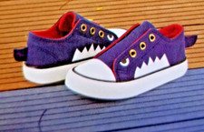 Kid's Sneakers Shark Finn Design Memory Foam Canvas Slip-On US Size 9/10 NEW