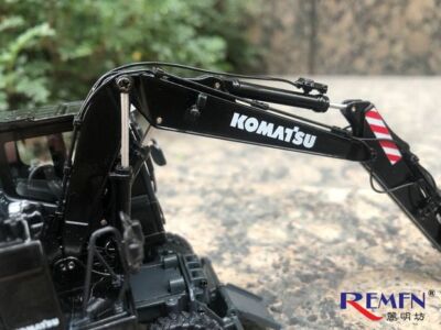 Komatsu PW148-10 With Standard Ditch Cleaning Bucket Wheel Komatsu PW148-10 With Standard Ditch Cleaning Bucket Wheel