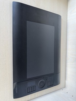 Wacom Intuos4 Medium Grafiktablett PTK-640, Schwarz, Zustand: Gut