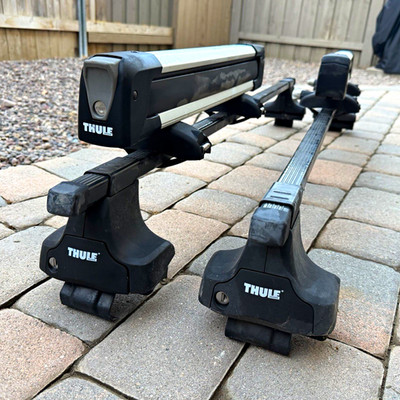 Thule Roof Mount Ski/Snowboard Rack Carrier, Capacity 1, Black/Silver