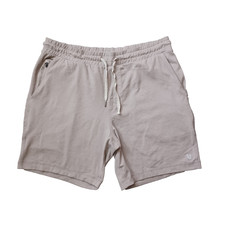 Vuori Kore Shorts Mens Large Beige Inseam 7" Logo Pockets Drawstring V344