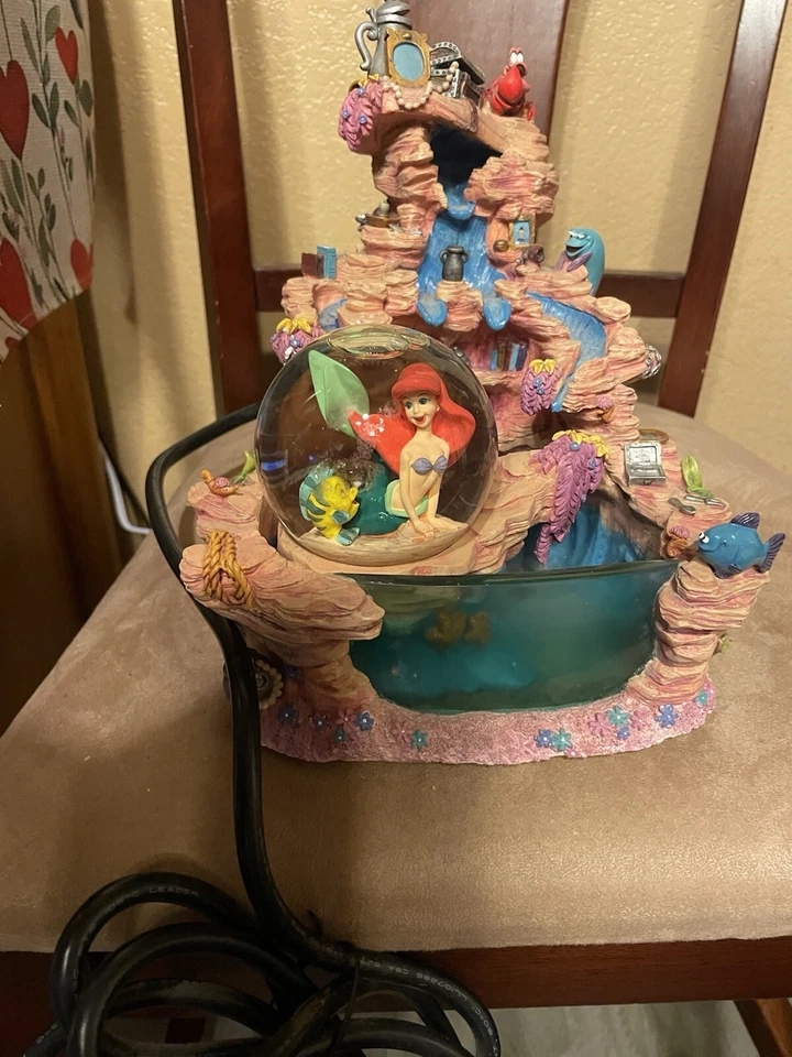 Fuente de agua globo de nieve vintage Disney Sirenita bajo el mar Foto 2 de 3