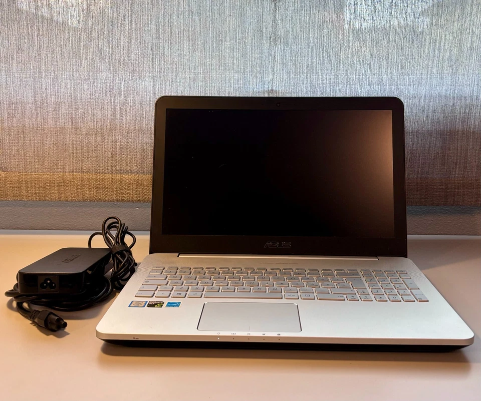 Asus Vivobook N552VW usato perfettamente funzionante.  - Immagine 2 di 4