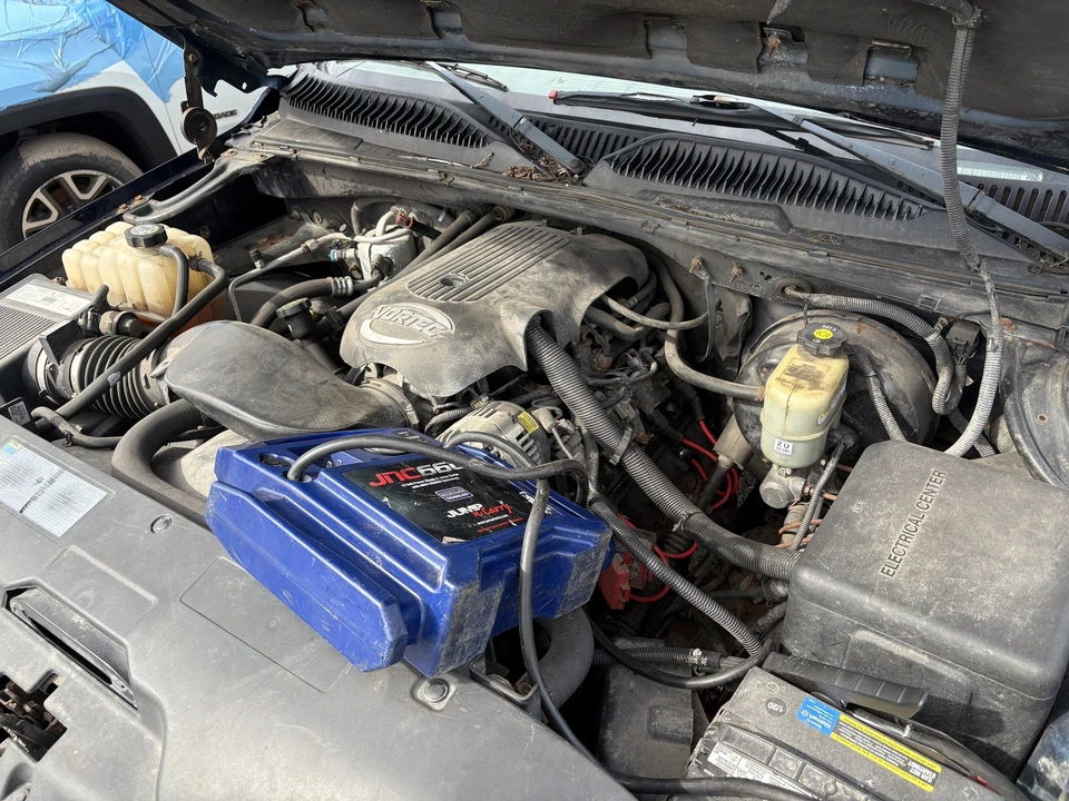 Compresor de aire acondicionado Chevy Silverado 1500 99 00 01 02 Foto 3 de 3