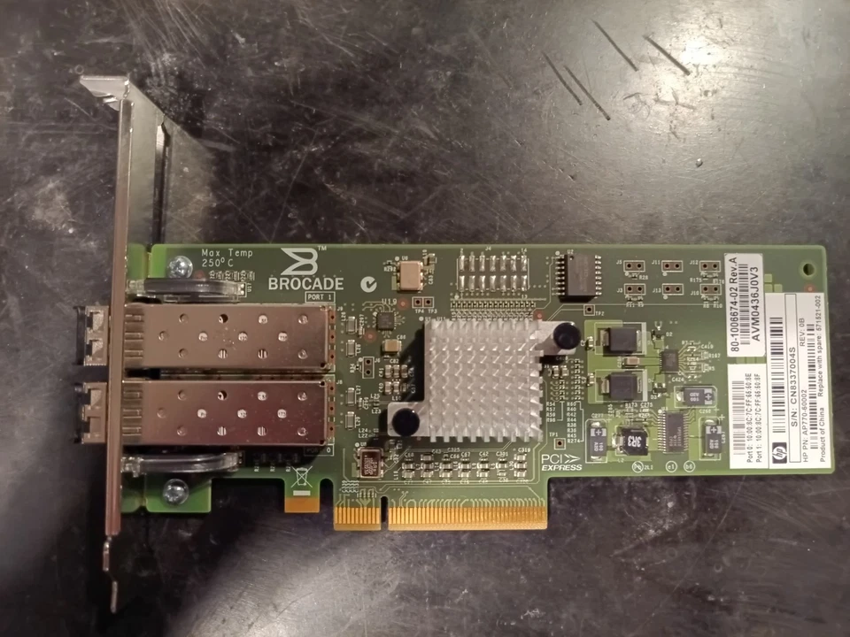 1 x HP/Brocade Fibre Channel Dual Port HBA mit 2 x 8G SFP+ Modulen