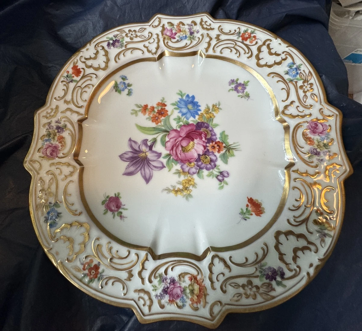Dresden Plate In Antique Ceramic & Porcelain Plates & Chargers for