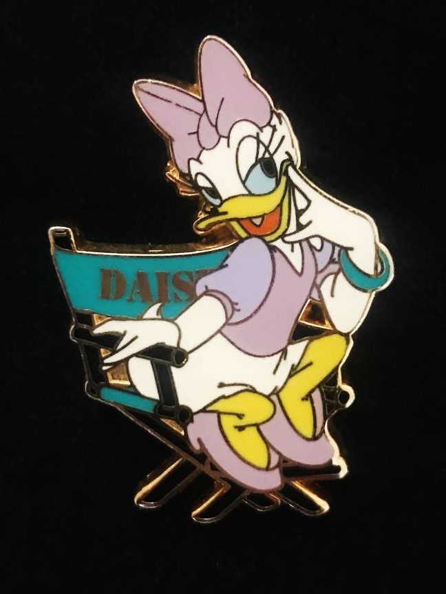 HTF Disney PT52 Series 2010 Daisy Duck sitting in Directors