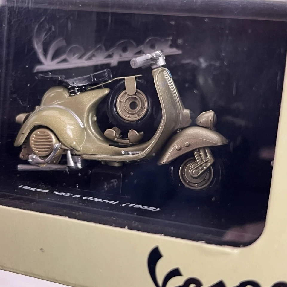New Ray 1:32 Diecast Piaggio VESPA 125 6 Giorni ( 1952 ) New In Box - Image 4 of 4