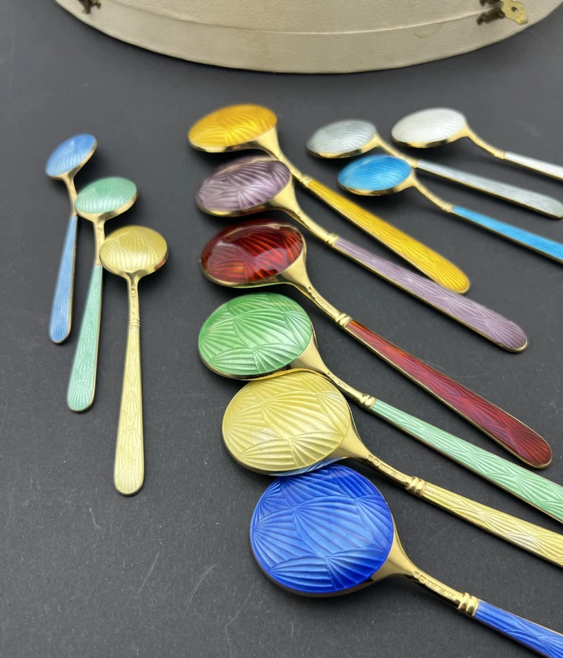 Tillander, Juego de 12 Cucharas Esmaltadas Guilloche 916H Plata Finlandia Años 50 Foto 3 de 4