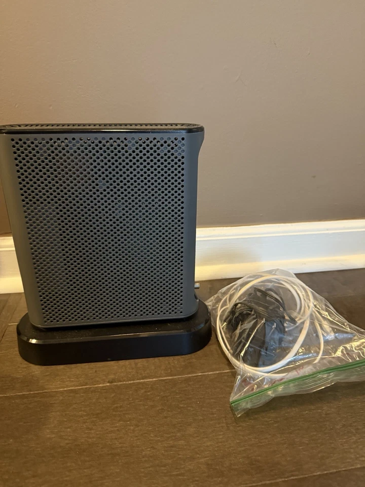 Motorola 24x8 Cable Modem Plus AC1900 Wifi Router Plus 2 Phone Lines for Xfinity - Image 4 of 4