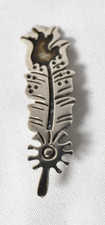 Broche épingle signée Marie Begay plume de prière stylisée éventail peyotl sterling
