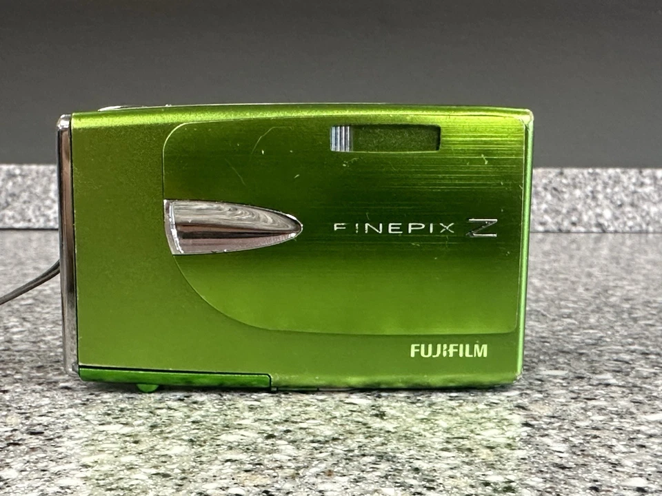 Fujifilm Finepix Z20fd 10MP 3x Zoom Compact Digital Camera Green For Parts - Image 3 of 4