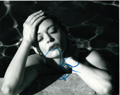 ROSE McGOWAN SIGNED PHOTO  