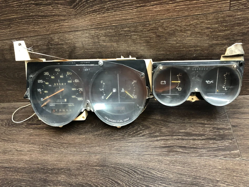 Dodge & Plymouth 100, 150, 200, 250 furgonetas: 1978 - 1989, velocímetro - racimo Foto 3 de 4