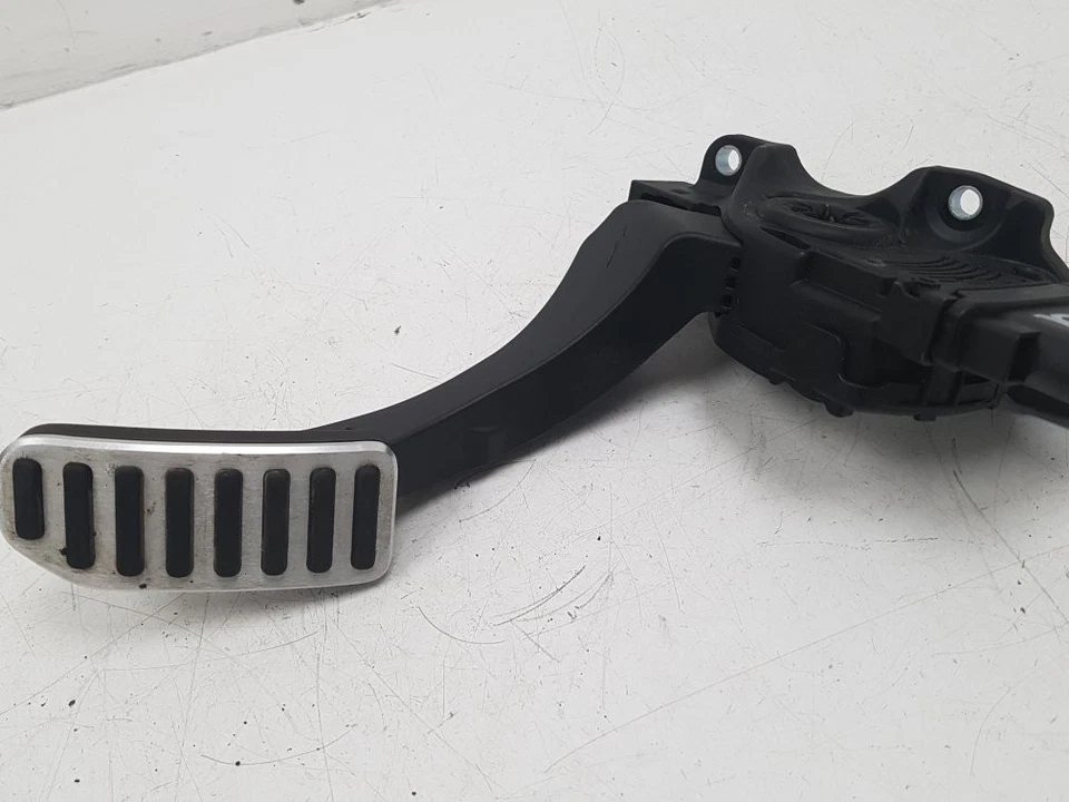 PEDAL ACELERADOR ELECTRÓNICO VOLVO V70 S80 XC70 V60 S60 XC60 31329371 Foto 2 de 4