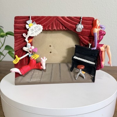 Disneyland 3D Picture Frame  1990 s Vintage Rodger rabbit/sexy Jessica