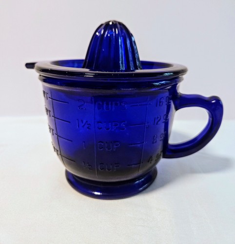 VINTAGE  HAZEL-ATLAS COBALT BLUE GLASS JUICER REAMER 2 PC MEASURING CUP SET