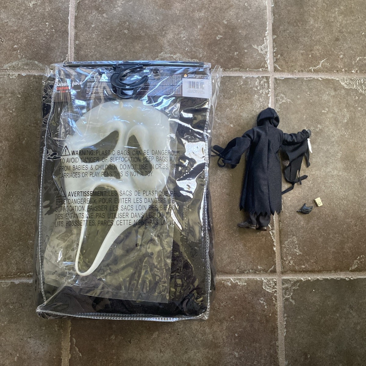 Fun World 25th Anniversary Ghost Face Mask & Costume Set
