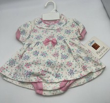 Girls Carters Play wear 2 Piece Set Size Small  0-3 MONTHS 