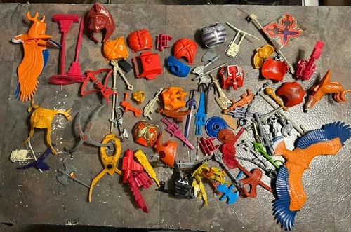 Vintage He-man Masters Of The Universe Weapons And Accessories Lot Over 70 Piece