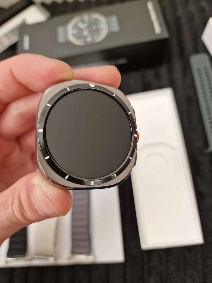 Galaxy Watch Ultra 47mm mit KI / wie neu + 3 Ersatzbänder - Bild 3 von 4