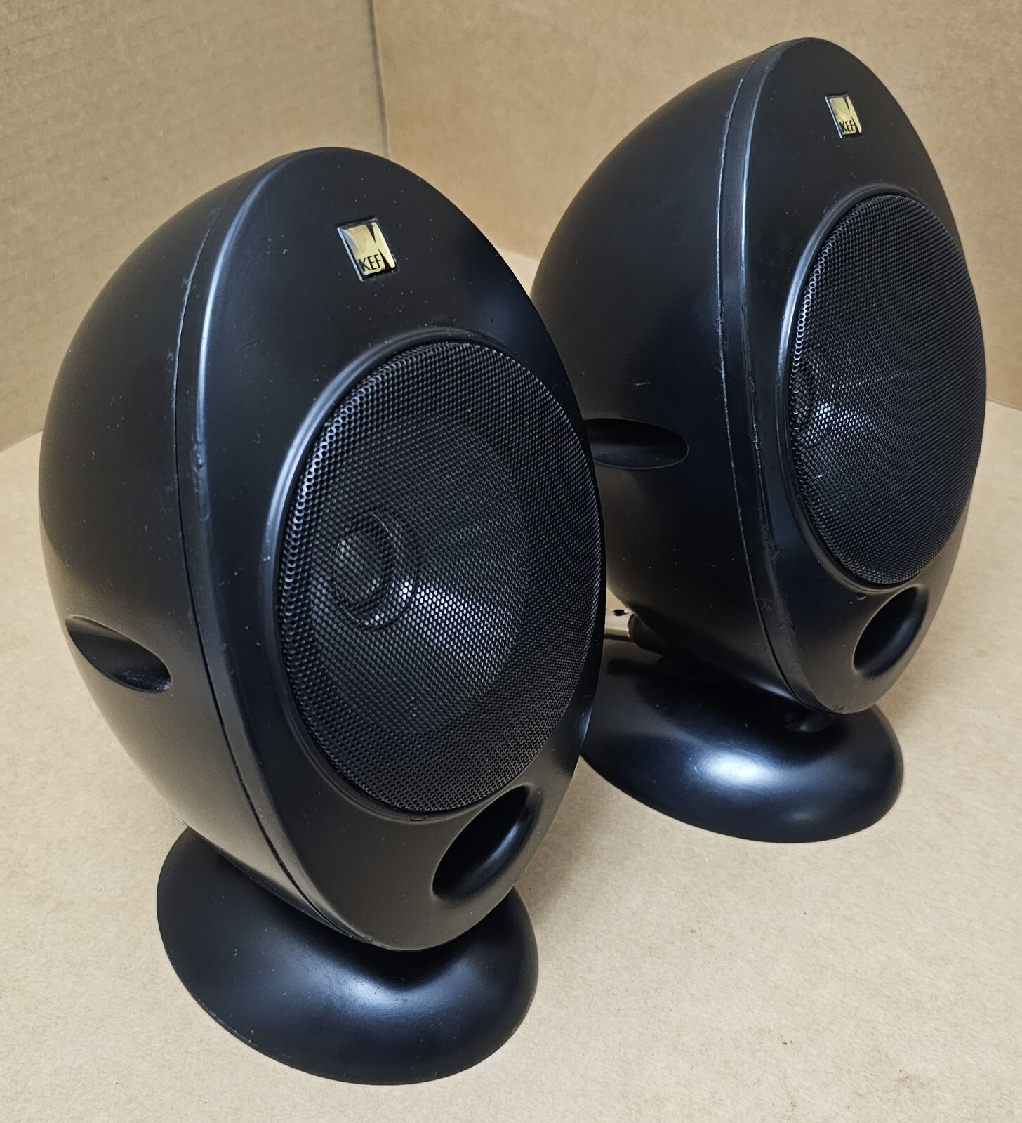 KEF Satellite Speakers HTS HTS2001 SP3327 (X2) Egg With Stands Metal Case eBay