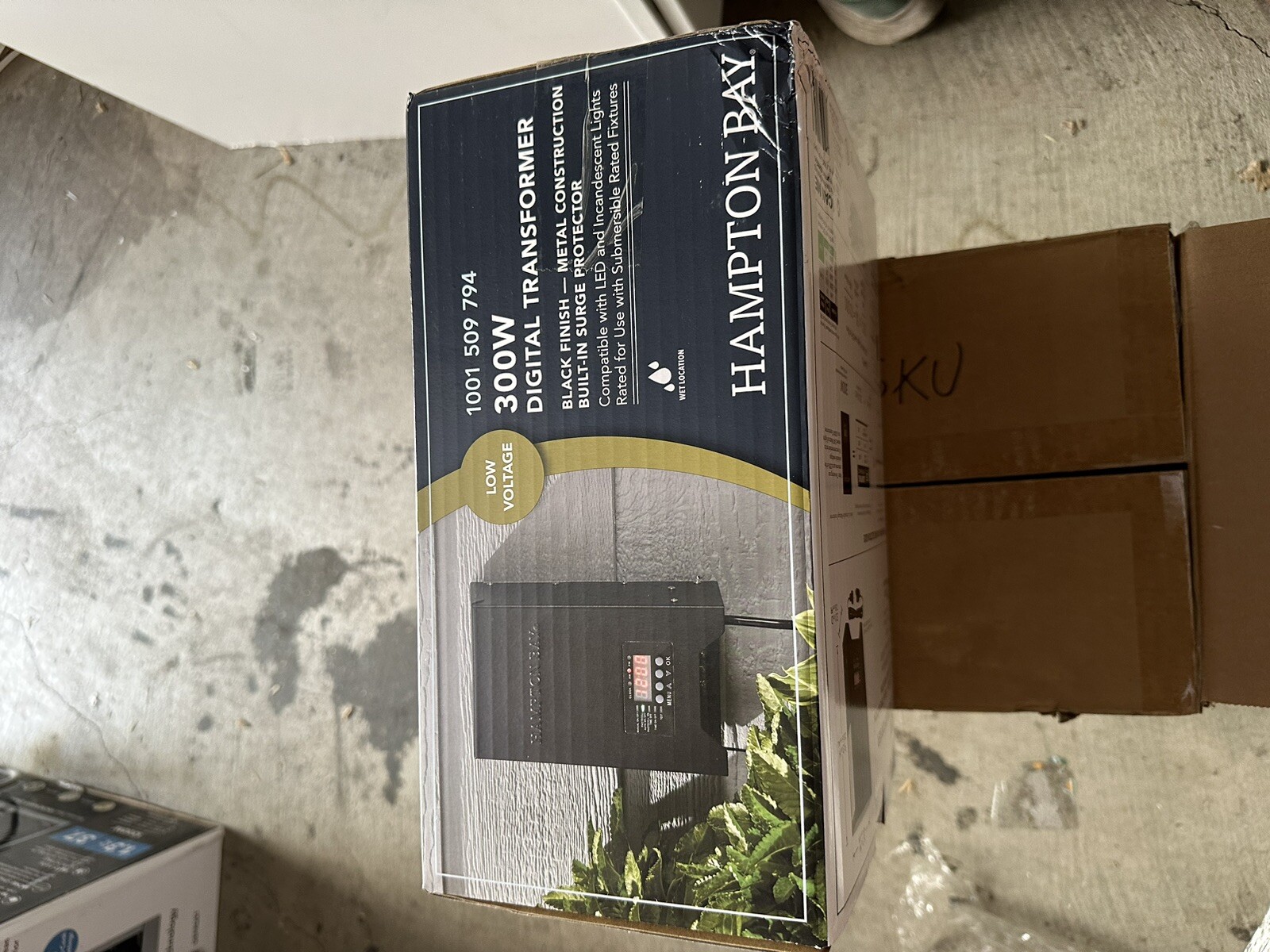 Hampton Lowvoltage 300Watt Landscape Lightin Transformer 841384100043