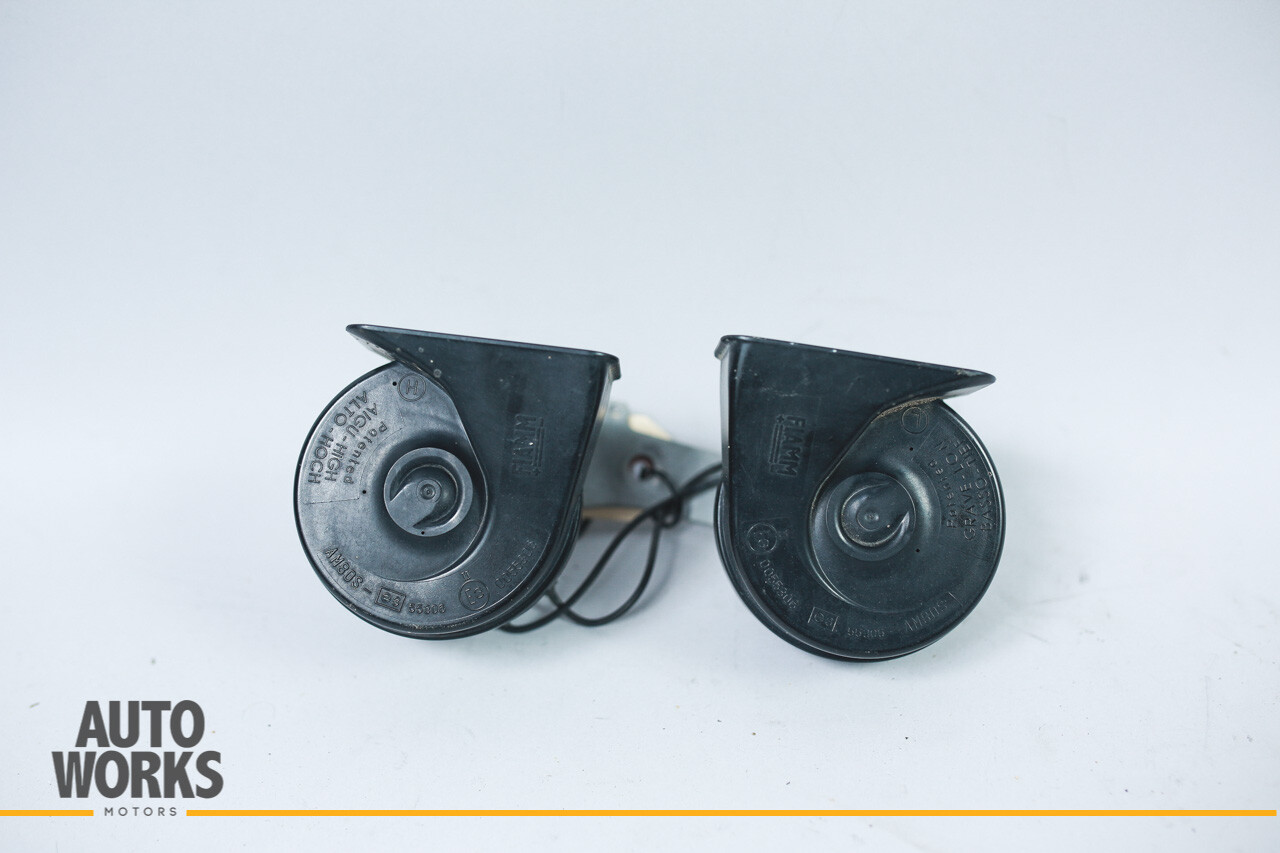 04-08 Maserati Quattroporte M139 Left Right Tone Signal Horn Set of 2 OEM