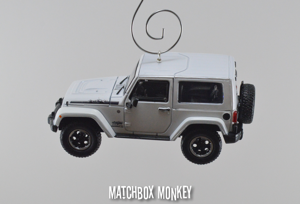 【超希少】【お値下げ】Jeep Wrangler ミニカー 2014 Jeep Wrangler Polar Edition Unlimited Christmas Ornament 1/43